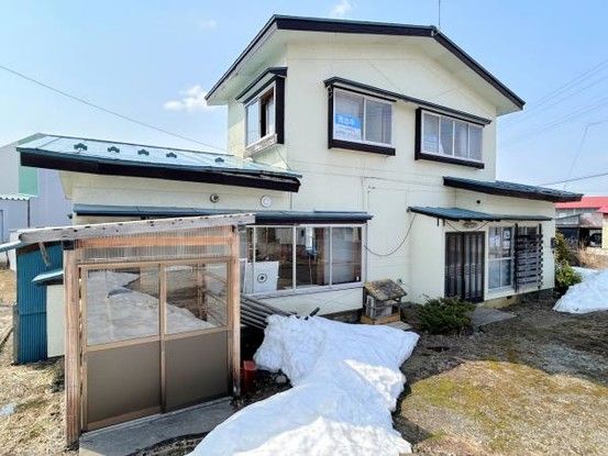 Renovated 4LDK House with 6+ Car Parking in Fujisaki, Aomori - Thumbnail 3