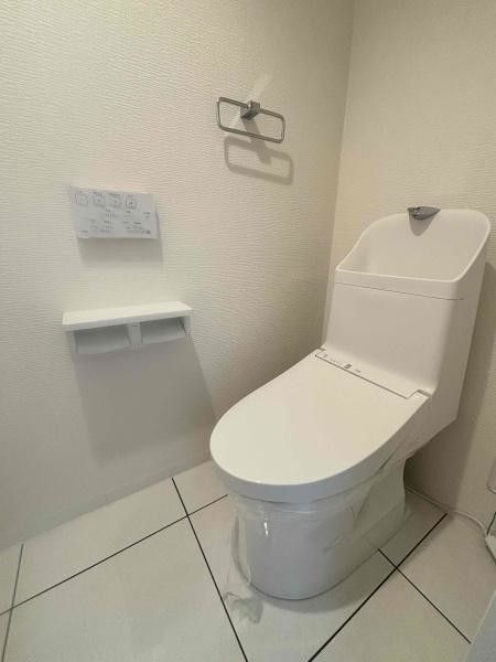 Renovated 2LDK Apartment in Nakagyo Ward, Kyoto - Thumbnail 4