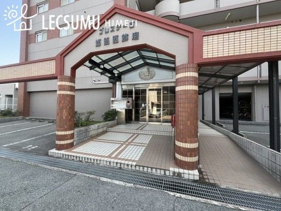 Renovated 3LDK Apartment in Himeji Near Nishishikama Station - Thumbnail 2