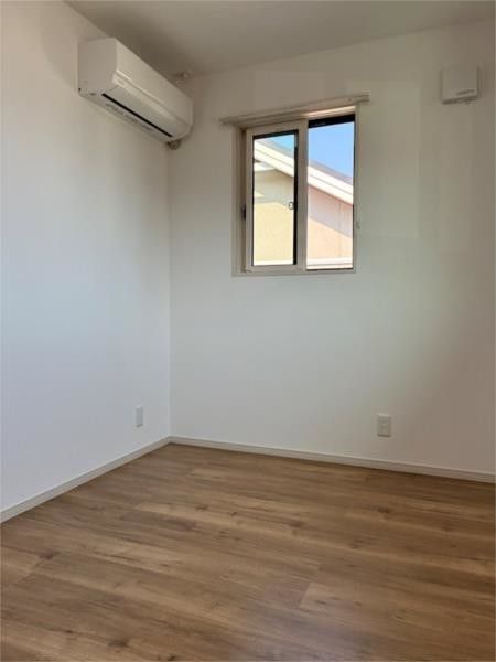 Renovated 4SLDK House in Yokkaichi with Solar Power and Parking - Thumbnail 4