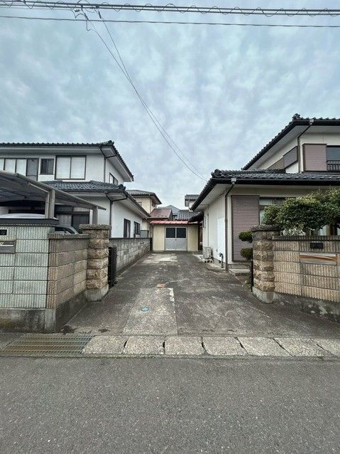 Renovated 4SLDK House in Fukushima City with Parking - Thumbnail 2