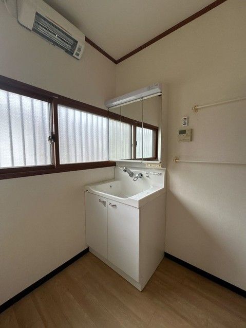 Renovated 4SLDK House in Fukushima City with Parking - Thumbnail 3