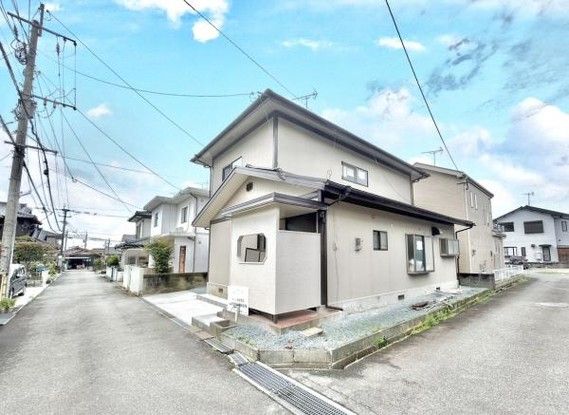 Renovated 4LDK House in Saga City, 108 sqm, Parking for 2 Cars - Thumbnail 3