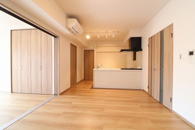 Renovated 3LDK Apartment in Ginowan, Okinawa – 68m² - Thumbnail 2