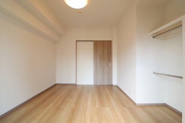 Renovated 3LDK Apartment in Ginowan, Okinawa – 68m² - Thumbnail 4