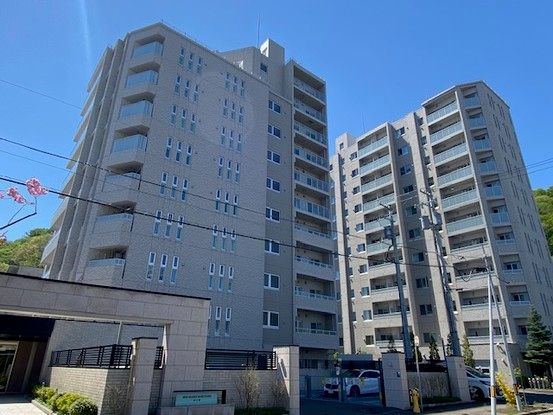 2LDK Apartment for Sale in Sapporo Chuo Ward Near Maruyama Park - Thumbnail 2
