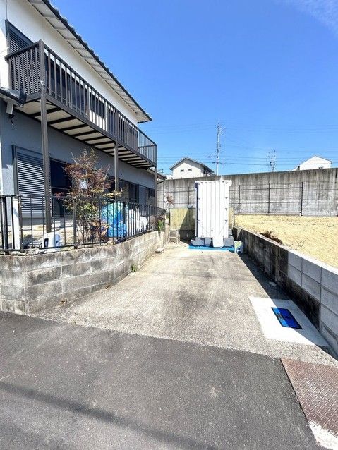 Renovated 3LDK House in Yokkaichi with Parking - Thumbnail 2