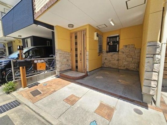Renovated 4SLDK House for Sale in Suita, Osaka - Thumbnail 3