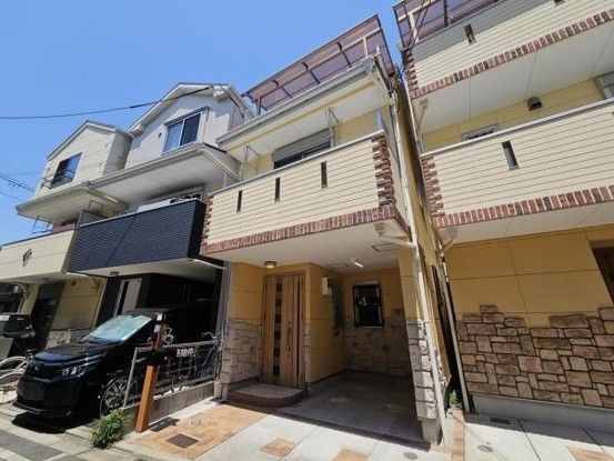 Renovated 4SLDK House for Sale in Suita, Osaka - Thumbnail 2
