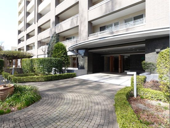 2LDK Apartment for Sale in Naka-ku, Hiroshima - Thumbnail 2