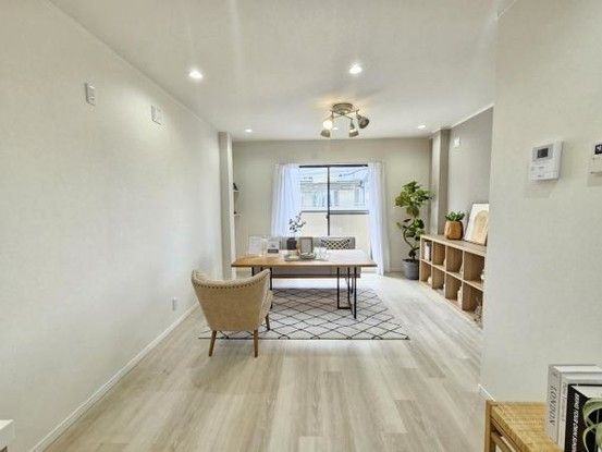3LDK Detached House for Sale in Tsurumi-ku, Osaka - Thumbnail 4