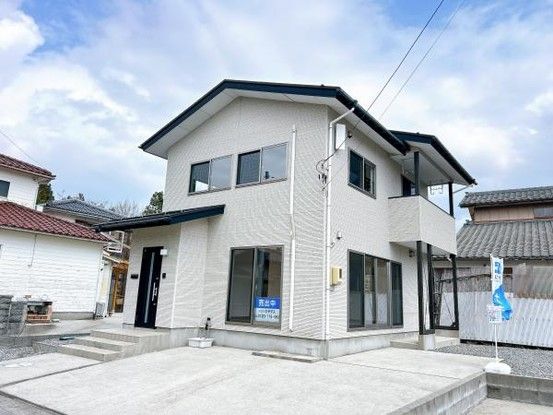 Renovated 3LDK House for Sale Near Hirakida Station, Tainai - Thumbnail 2