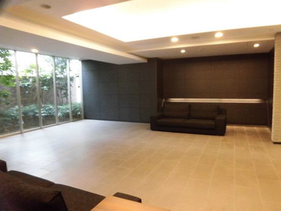 2LDK Pet-Friendly Top-Floor Apartment in Kochi City - Thumbnail 4