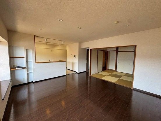 3LDK Apartment for Sale in Ikoma, Nara – 82.52m² - Thumbnail 3