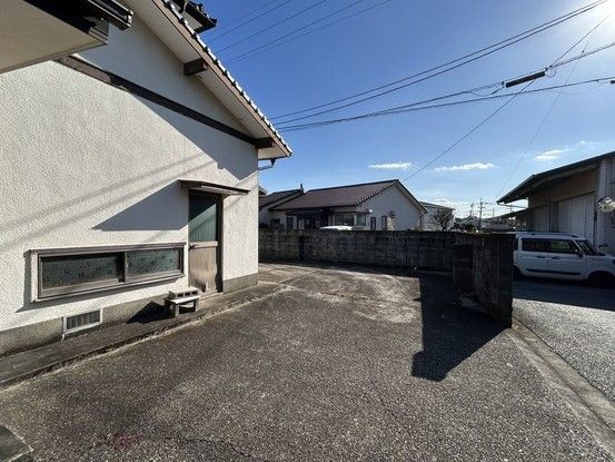 Renovated 3LDK House in Mifune, Kumamoto with Parking for 4 Cars - Thumbnail 4
