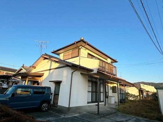 Renovated 3LDK House in Mifune, Kumamoto with Parking for 4 Cars - Thumbnail 2