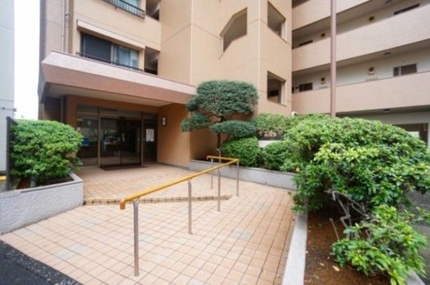 2LDK Apartment for Sale in Nihonbashi Nakasu, Chuo Ward, Tokyo - Thumbnail 3