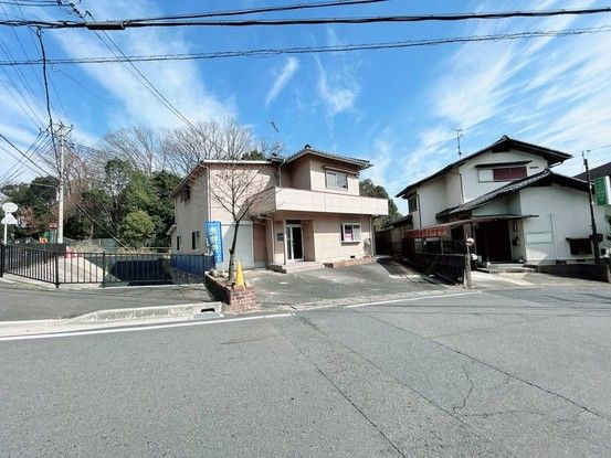 Renovated 4SLDK House in Otsu, Shiga with 3-Car Parking - Thumbnail 3