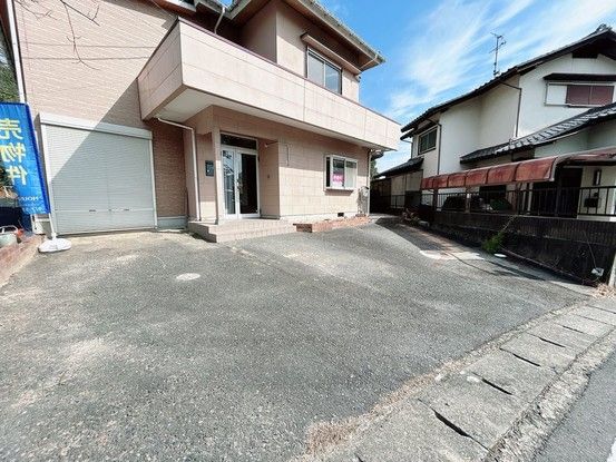 Renovated 4SLDK House in Otsu, Shiga with 3-Car Parking - Thumbnail 4