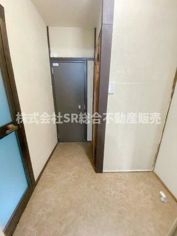 Renovated 3DK Terrace House for Sale in Higashiosaka, Osaka - Thumbnail 3