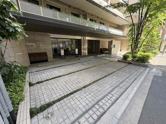 2LDK Apartment for Sale in Nakagyo Ward, Kyoto - Thumbnail 2