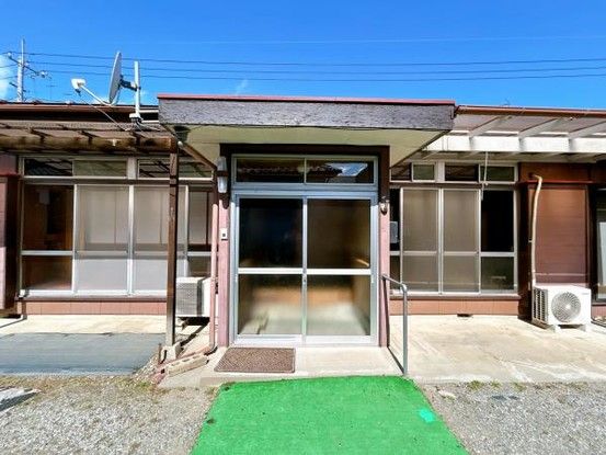 55-Year-Old Detached House on 362 Tsubo Land in Maebashi - Thumbnail 2