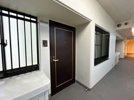 Renovated 3LDK Apartment for Sale in Naka-ku, Hiroshima - Thumbnail 3