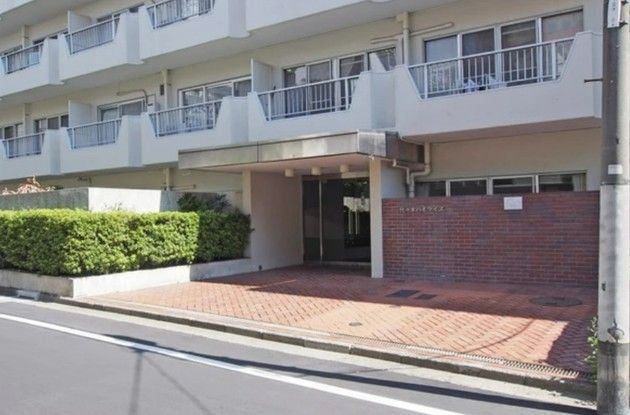 2SLDK Apartment for Sale in Yoyogi, Shibuya, Tokyo - Thumbnail 3