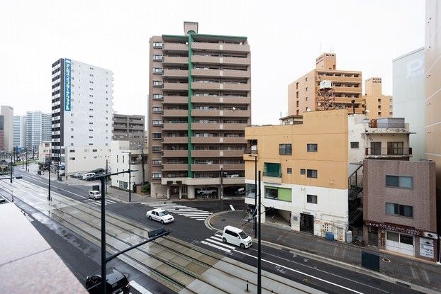 4LDK Apartment for Sale in Minami-ku, Hiroshima City, 83.82m² - Thumbnail 2