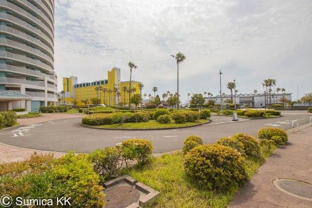 2LDK Apartment for Sale in Wakayama City, Wakayama - Thumbnail 2