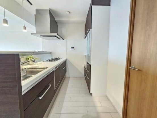 Renovated 2LDK Apartment in Moriguchi Sky Heights, Osaka - Thumbnail 3