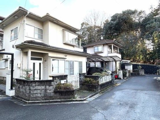 5LDK Detached House for Sale in Asakita Ward, Hiroshima - Thumbnail 2