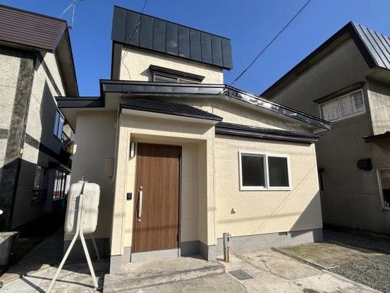Renovated 3LDK House in Aomori City with 3 Car Parking - Thumbnail 4