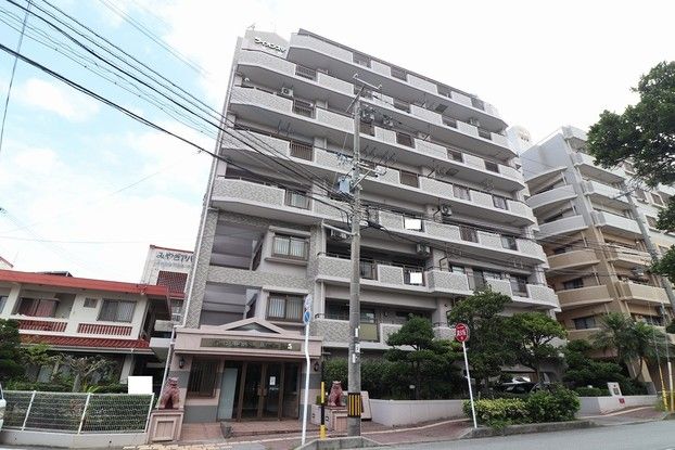Renovated 3LDK Apartment in Ginowan City, Okinawa - Thumbnail 3
