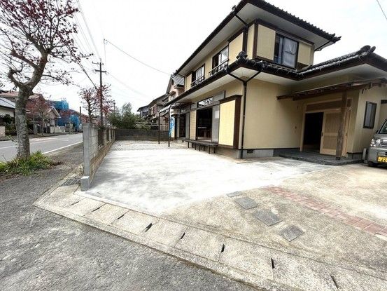 Renovated 4LDK Detached House in Nagasaki City - Thumbnail 3