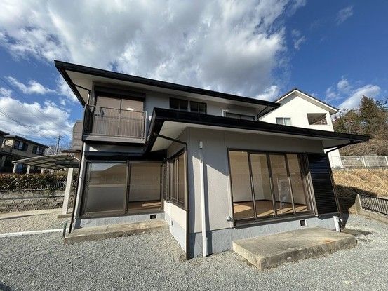 Renovated 3LDK House on Corner Lot in Kure, Hiroshima - Thumbnail 2