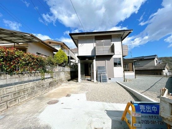 Renovated 3LDK House on Corner Lot in Kure, Hiroshima - Thumbnail 3