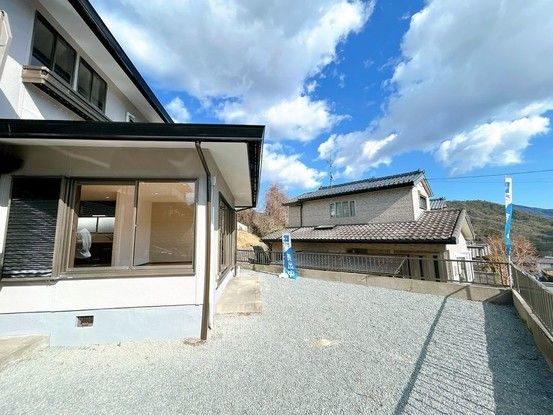 Renovated 3LDK House on Corner Lot in Kure, Hiroshima - Thumbnail 4