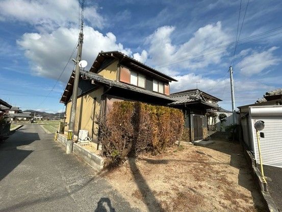 5DK House for Sale in Miki Town, Kagawa Prefecture - Thumbnail 2