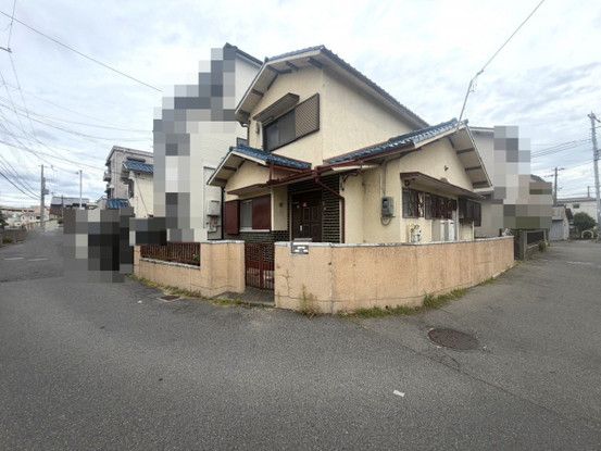 4DK Wooden House in Takaishi City with Parking for 2 Cars - Image 1