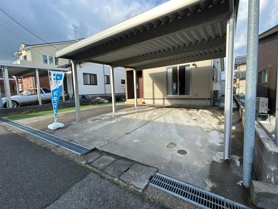 Renovated Single-Story House with Carport in Kanazawa, Ishikawa - Thumbnail 3