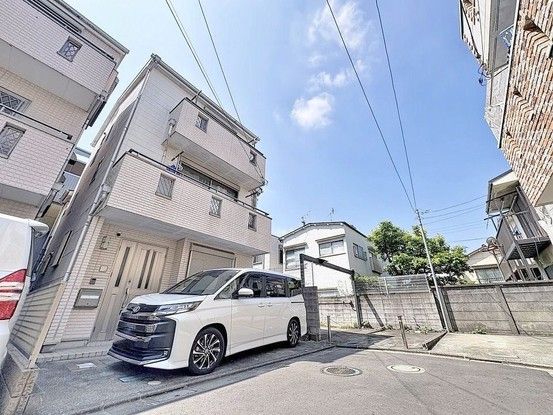 6LDK 3-Story Wooden House for Sale in Edogawa, Tokyo - Thumbnail 3