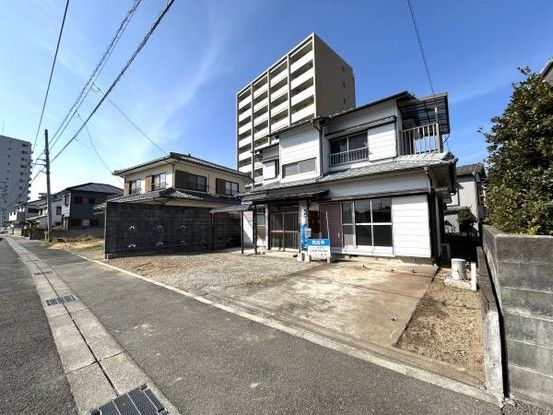 Renovated 3LDK House in Tokushima City with Large Land - Thumbnail 2