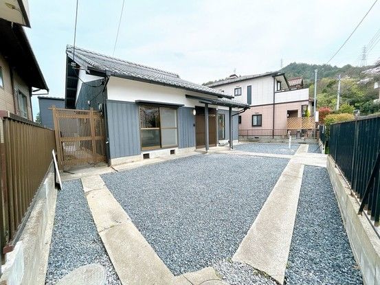 Renovated 2LDK House for Sale in Yasu, Shiga - 83.43m2 - Thumbnail 3