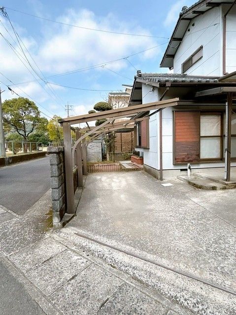 Renovated 3LDK House on Corner Lot in Kagoshima City - Thumbnail 3