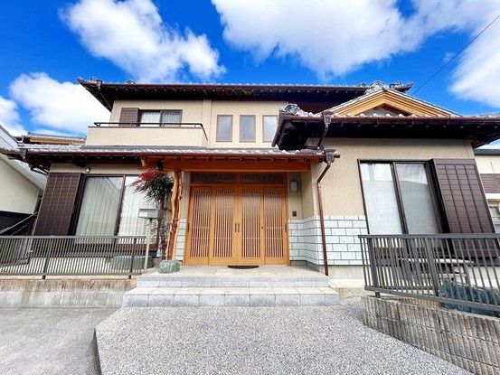 Spacious 5LDK House for Sale in Shinshiro, Aichi - 203.7 sqm - Thumbnail 2