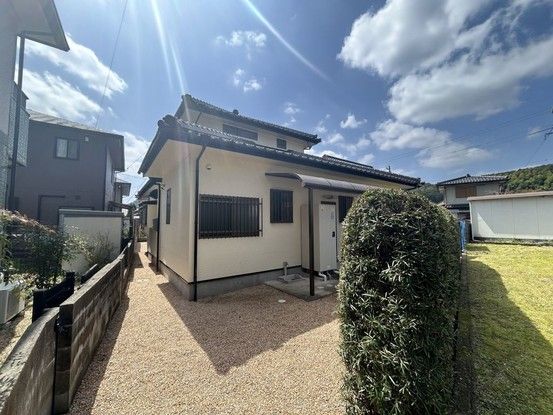 6LDK Detached House in Yamaguchi City with Garden and Parking - Thumbnail 3