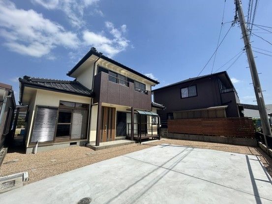 6LDK Detached House in Yamaguchi City with Garden and Parking - Thumbnail 2