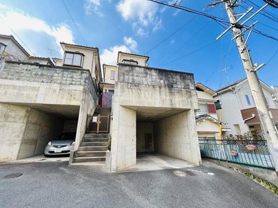 Renovated 3LDK House Near Tomio Station in Nara City - Thumbnail 2