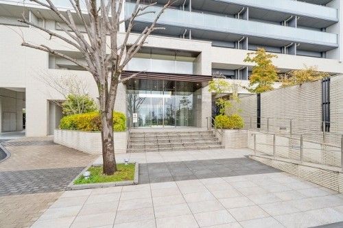 4LDK Apartment for Sale in Saitama City, Near Urawa-Misono Station - Thumbnail 2